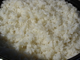 富硒米饭油润、柔软、滋润可口、略带回甜，让人垂涎欲