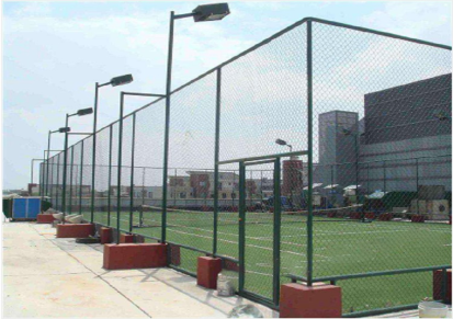 润潭学校操场围栏-羽毛球场护栏-笼式足球场围网 质优价廉 经久耐用