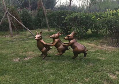 玻璃钢仿真兔子雕塑 树脂仿铜彩绘动物摆件 公园小区绿地景观装饰