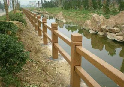 仿木水泥栏杆厂商 国兴新型建材仿木水泥护栏工厂提供上门服务