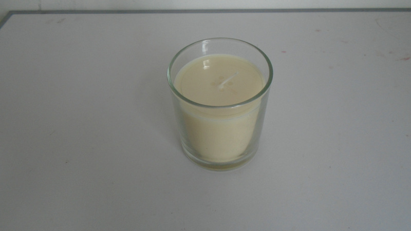 8厘米X9厘米象牙白色05%香草味玻璃杯灌蜡