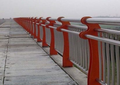 宜春高速防撞护栏造价低 飞龙金属桥梁防撞护栏立柱