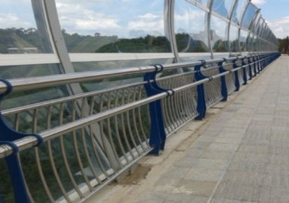 不锈钢复合管桥梁钢栏杆定做 桥梁钢栏杆 桥梁钢栏杆生产 聚晟