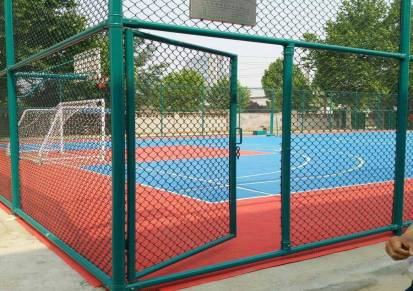 楚雄市铁网围栏体育场-好用的笼式足球场围栏-室内足球场围网