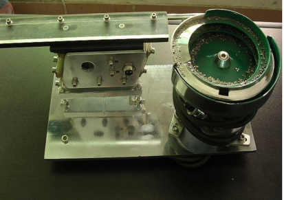 圆鑫 板对板连接器振动盘 FPC高速检测包装 可定制