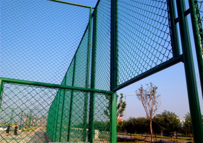 河北厂家供应学校 操场 球场隔离护栏网 学校护栏网可安装