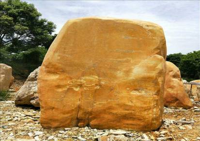 厂家批发大量黄蜡石美丽乡村建设石