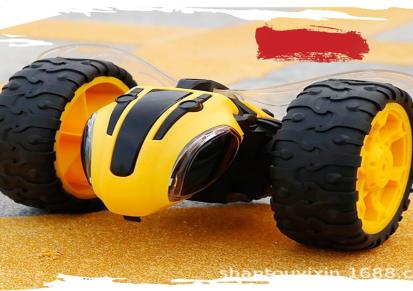 新品爆款闪电黄蜂2.4G特技遥控车翻滚灯光一键演示耐摔儿童玩具车