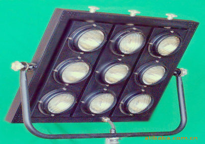 专业生产加工九头影视灯光照明器材设备 北京太空灯批发