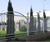 鑫久 小区厂区喷塑组装绿化带铁艺蓝白锌钢护栏 支持订购