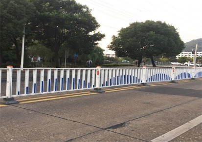 凯鼎道路隔离护栏 城市道路隔离护栏 交通围栏