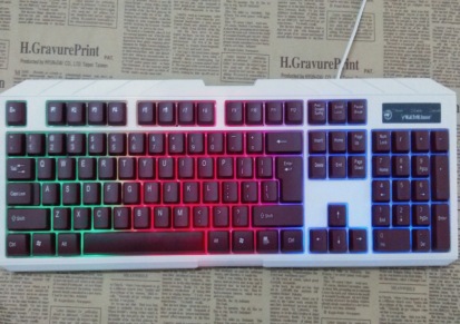彩虹光炫彩发光背光 静音 防水笔记本台式USB有线游戏键盘 可爱