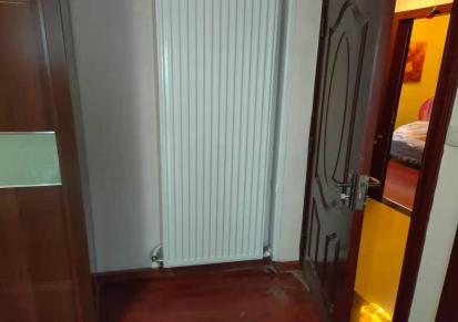 重庆暖气片安装公司老房加装普特斯进口暖气片 管道槽板隐藏不影响室内装修