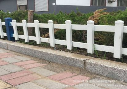 锌钢草坪护栏 绿化带隔离围栏栅栏 户外铁艺花园金属防护栏矮围栏
