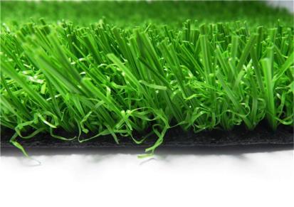 国奥仿真草坪工程施工围挡 绿化人造假草皮 足球场幼儿园草皮地毯仿真草坪厂家
