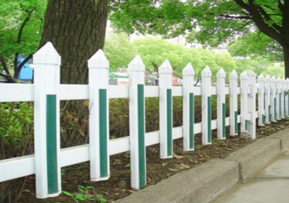 PVC草坪护栏现货-围墙护栏-塑钢护栏花园绿化隔离网