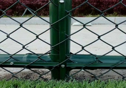 勾花网护栏厂家 瑞才球场围栏网 涂塑铁丝勾花护栏网 运动场围栏 动物园铁丝隔离网