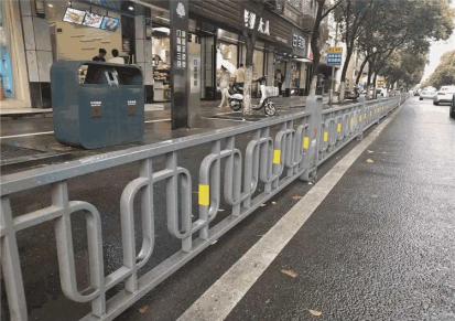 海创定制 3米*1米京式公路护栏 道路围栏 经久耐用 不易腐蚀