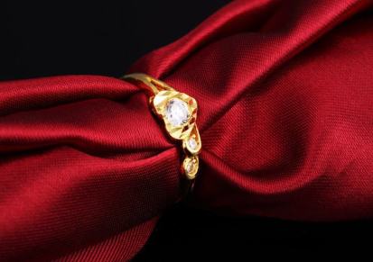 金镶嵌锆石 千足金戒指 心の诺戒指 珠宝