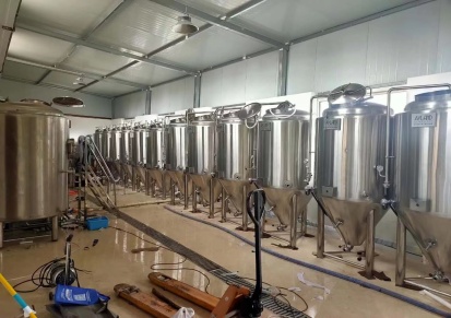 黑龙江的酒店自酿啤酒设备安装 年产3万吨精酿啤酒