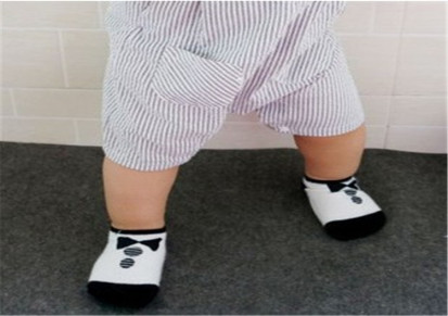 鲁仔无点胶白黑棉袜婴幼儿宝宝地板袜隐形新款领结船袜生产厂家