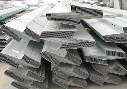 国标镀锌Z型钢 冷弯型檩条钢结构Q235B 打孔高强度抗压型钢材定做