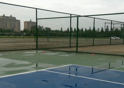艳阳供应 球场护栏网 运动场防护网 体育场围网 乒乓球围栏 球场围网