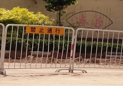 鸿喆 交通铁马护栏现货 交通铁马护栏规格 交通铁马护栏多钱一套