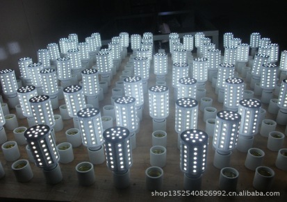 厂家供应9W 5050白光高亮度LED节能灯 60珠贴片式LED玉米灯直销