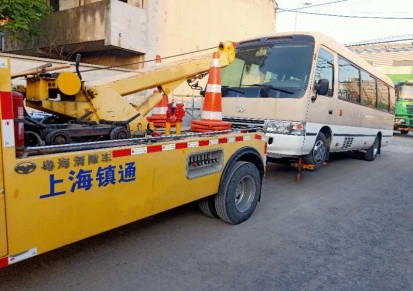 上海闸北彭浦汽车拖车,道路救援,流动补胎,搭电