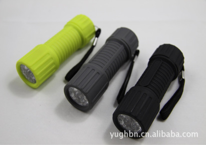 LED 塑料手电筒
