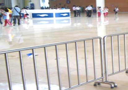不锈钢铁马护栏广场排队护栏商场地铁站隔离栅栏人群分离临时围栏可移动西安厂家直销