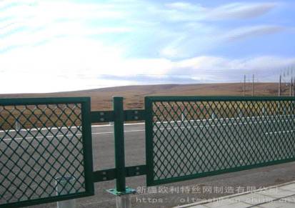 新疆欧利特波形护栏网公路防撞板可定制