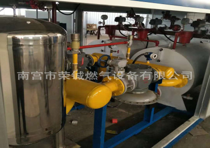 荣铖燃气设备厂家直销天燃气气化调压设备 空温式水浴式气化器煤改气设备
