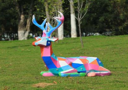 武汉雕塑园林摆件太阳能鹿景观装饰玻璃钢大型仿真动物几何庭院摆件