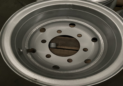 16寸汽车钢圈生产厂家 凯鹏大货车真空钢圈轮毂 小汽车钢圈价格