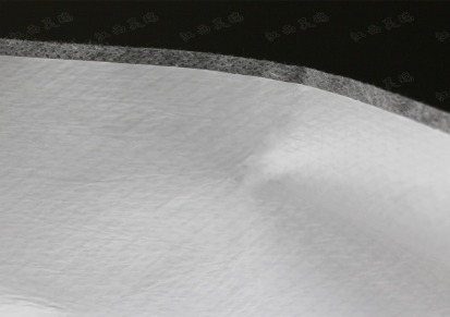 产地货源 白色方格纹透气膜复合布 覆膜无纺布 幅宽克重可定制生产