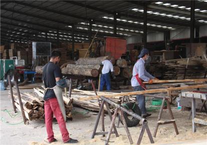 厂家直供 澳松工程方木 防腐木板材 辉通木材