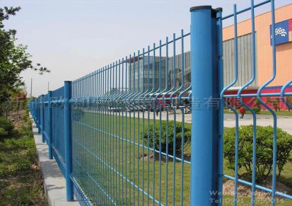 新疆欧利特直销高品质浸塑折弯护栏网安全防护网可定制