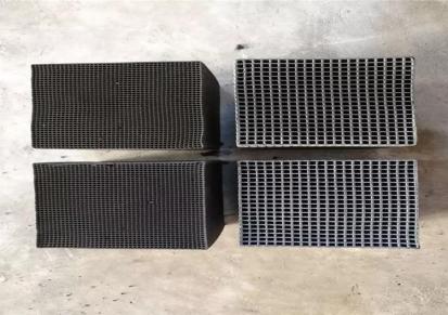 潍坊蜂窝炭厂家-方形耐水型蜂窝活性炭1-1.5MM孔4mm-博海水处理