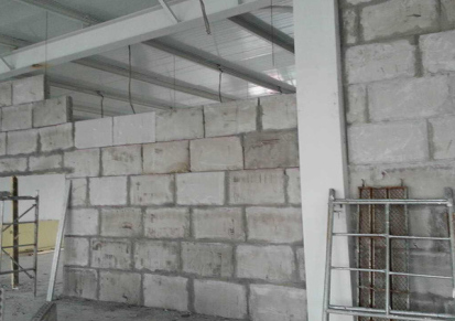 新型水泥隔墙板施工 信阳水泥隔墙板施工 鑫邦建材规格齐全