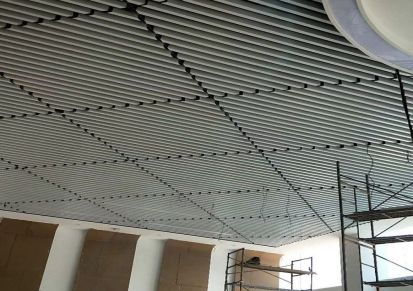 倍耐格 吊顶装饰材料 供应木纹色铝方通吊顶 u型木纹铝方通