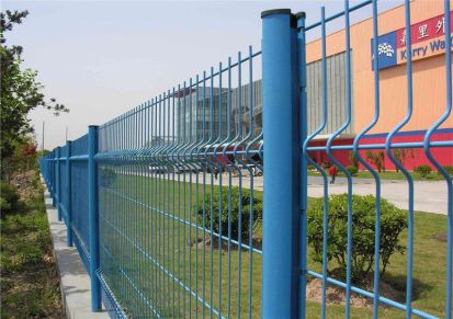 桃型柱护栏网广西桃型柱围栏网厂家工厂围墙铁丝隔离网