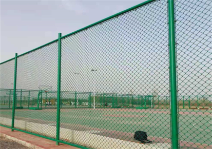 室外篮球场护栏网 校园操场围网 铁丝网栏规格齐全 奥鲲常年供应