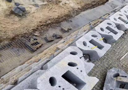 世海水泥护坡砖河道专用 市政水利工程工字护坡砖 混凝土机制连锁砖 可定制