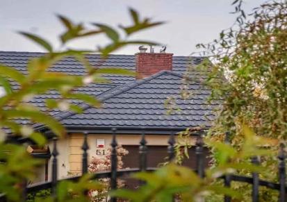地球村支持定制金属瓦别墅屋面屋顶瓦新型建筑材料镀铝锌钢板彩石金属瓦