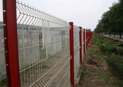 桃型柱护栏网三折弯加强型护栏网工厂隔离网厂家