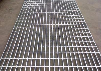 污水池防腐复合板 银色踏步钢格板 可用于排水沟盖板 金鹏筛网支持定制