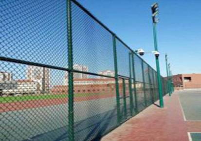 冀跃供应勾花护栏球场护栏网运动场围网球场包塑护栏网隔离围网颜色可选