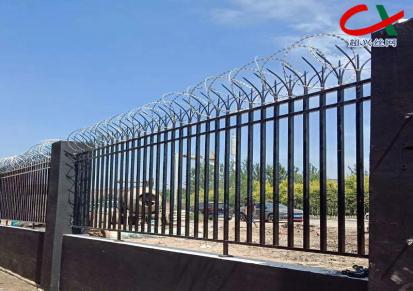 超兴网栏 工厂铁栅栏 黑色围墙锌钢护栏网 庭院院墙可用